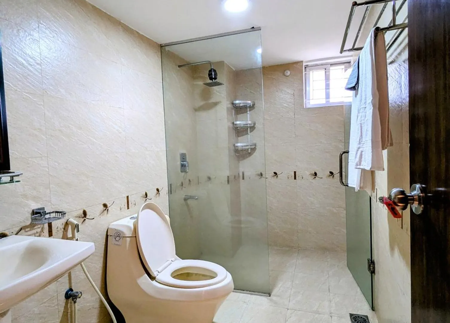 Luxurious Apartment At Banani Dakka