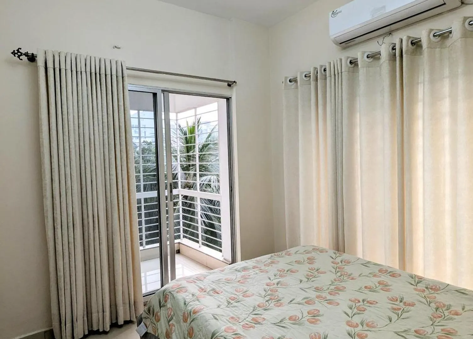 Luxurious Apartment At Banani Dakka