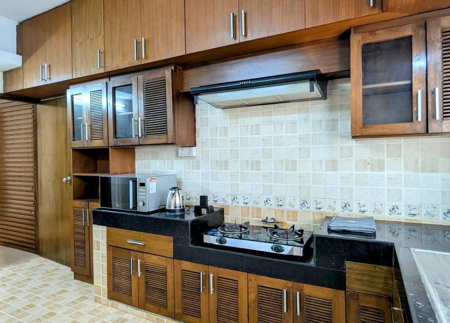 Luxurious Apartment At Banani Dhaka
