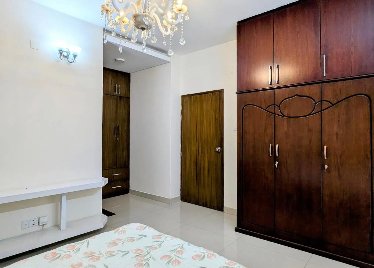 Luxurious Apartment At Banani Dhaka